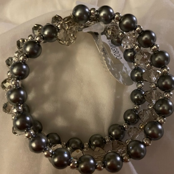 Coil Crystal/Beaded/Faux Pearl Bracelet (silver/ Smokey gray colored) - Picture 4 of 4